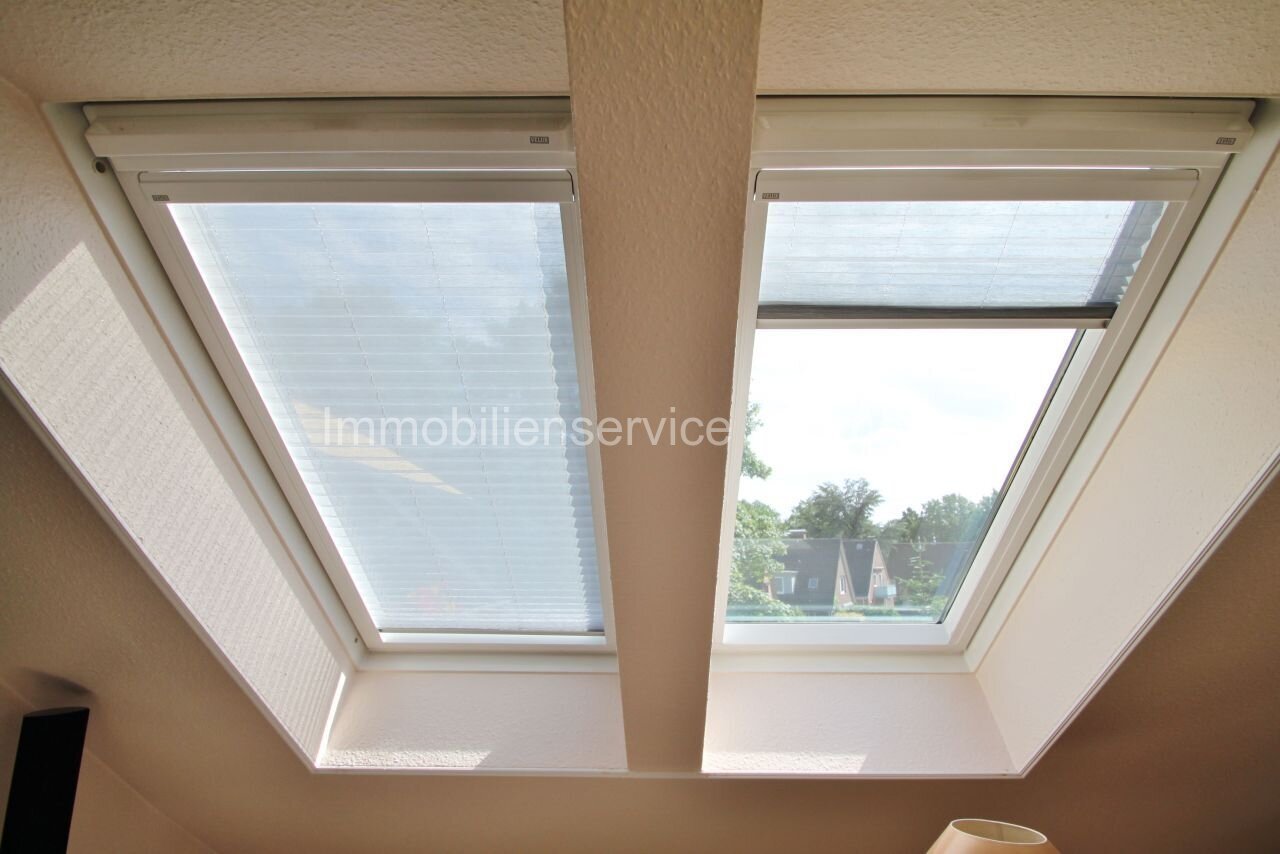 Sunlit dormer windows with panoramic views – natural ventilation included!