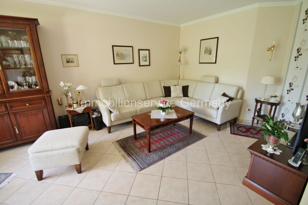   3 Wohnungen Frei Modernes Wohngefühl – Stilvolle 3-Zimmer-Wohnung mit Fernblick und Komfort    (Nach Umbau)