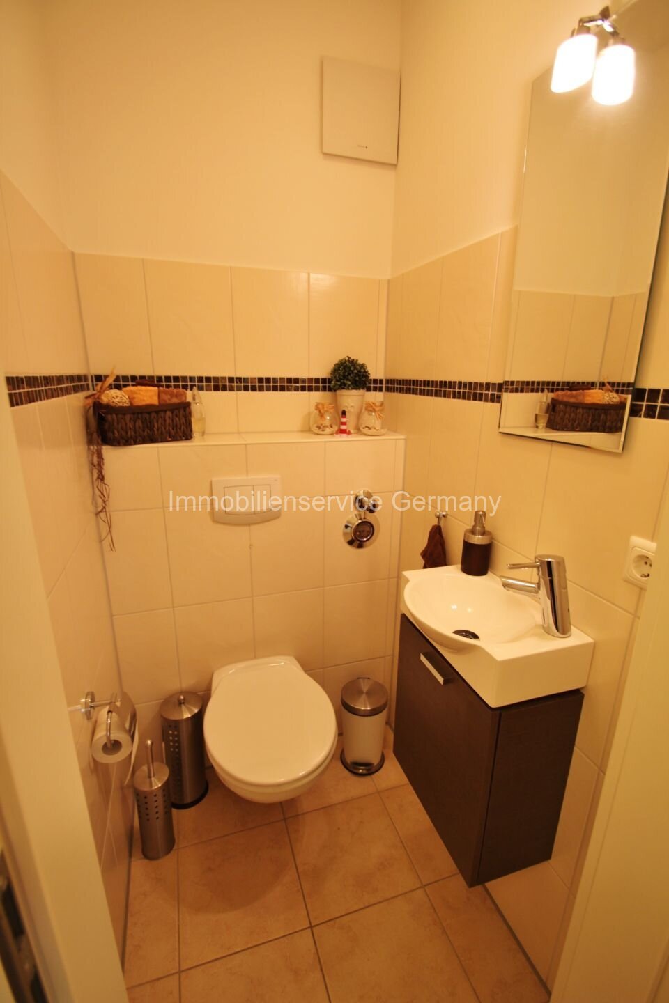   3 Wohnungen Frei Modernes Wohngefühl – Stilvolle 3-Zimmer-Wohnung mit Fernblick und Komfort    (Nach Umbau)